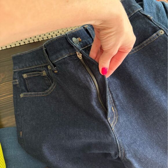 Madewell Womens Dark Denim 90’s Straight Jean - Picture 9 of 10